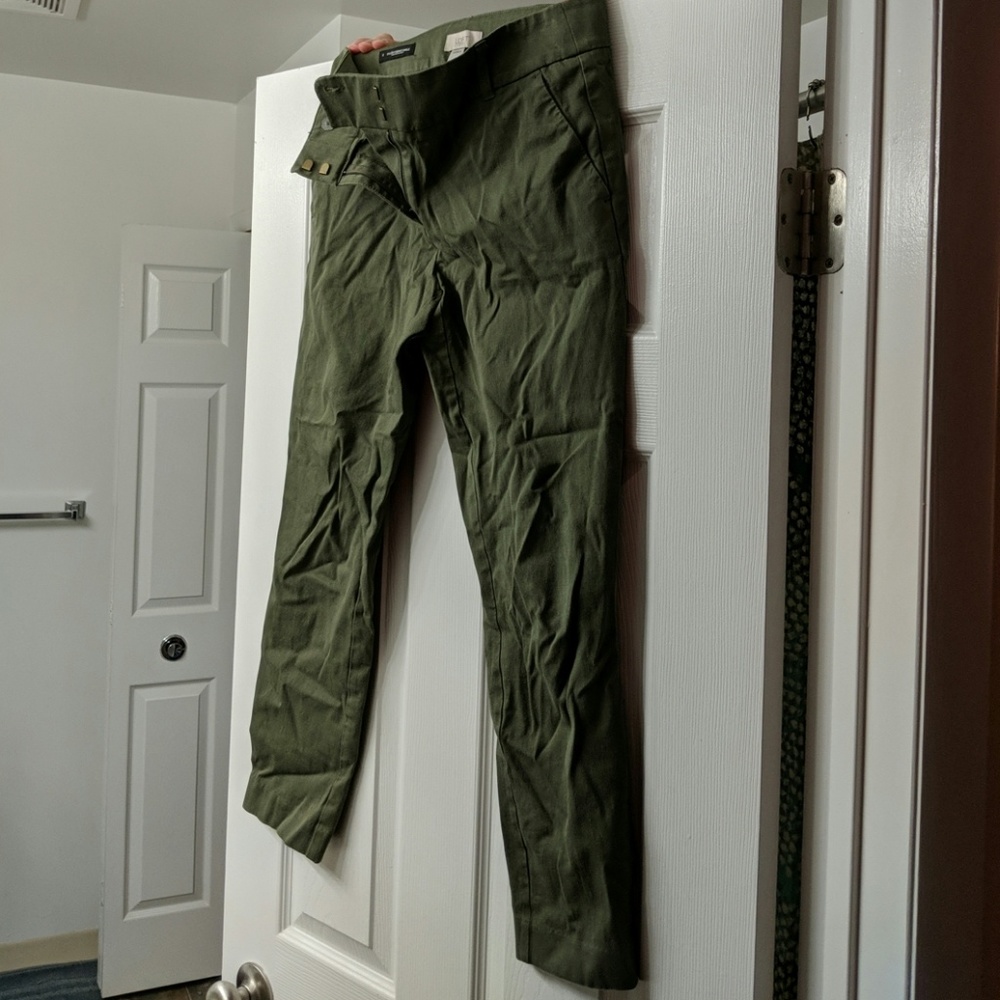Ann Taylor Loft army green ankle pants
